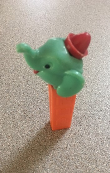 Elephant w Pointy Hat (Aqua)